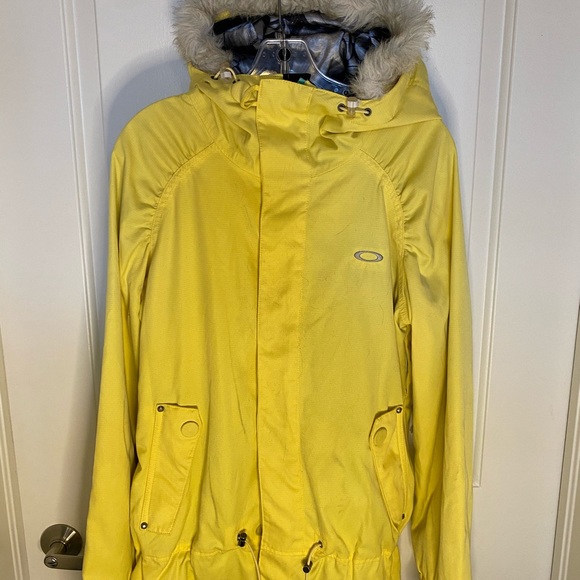 Oakley Gretchen Bleiler Snowboarding Jacket - S - Picture 2 of 7